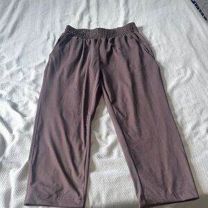 Yogalicious women’s Mauve Crop Sweatpants with Elastic Waist